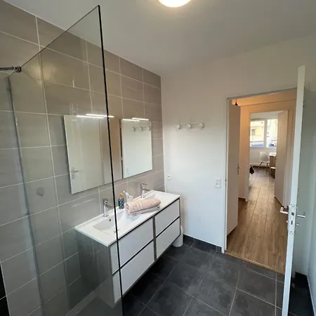 Lägenhet 3 Chambres, T4 100m2, Free Parking Prive, Lumineux & Spacieux