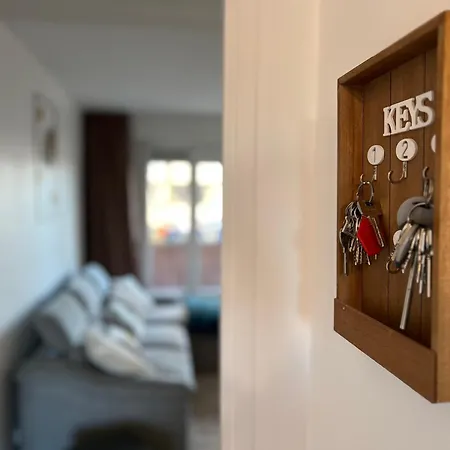 3 Chambres, T4 100m2, Free Parking Prive, Lumineux & Spacieux *