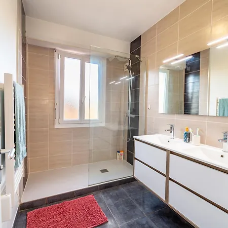 Apartman 5 Lits, T4, 3 Chambres, 100M2, Free Parking, Spacieux