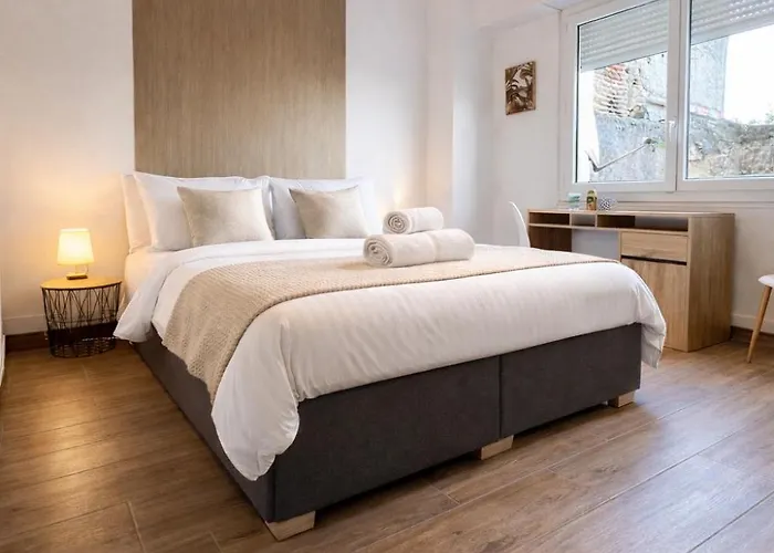 Lägenhet 5 Lits, T4, 3 Chambres, 100M2, Free Parking, Spacieux