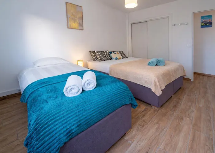 Lägenhet 5 Lits, T4, 3 Chambres, 100M2, Free Parking, Spacieux *